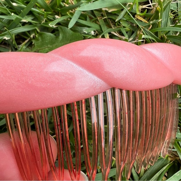 Vintage Pink Plastic Side Hair Comb Chunky Twist Made in USA 3 1/4” GUC - Picture 5 of 10